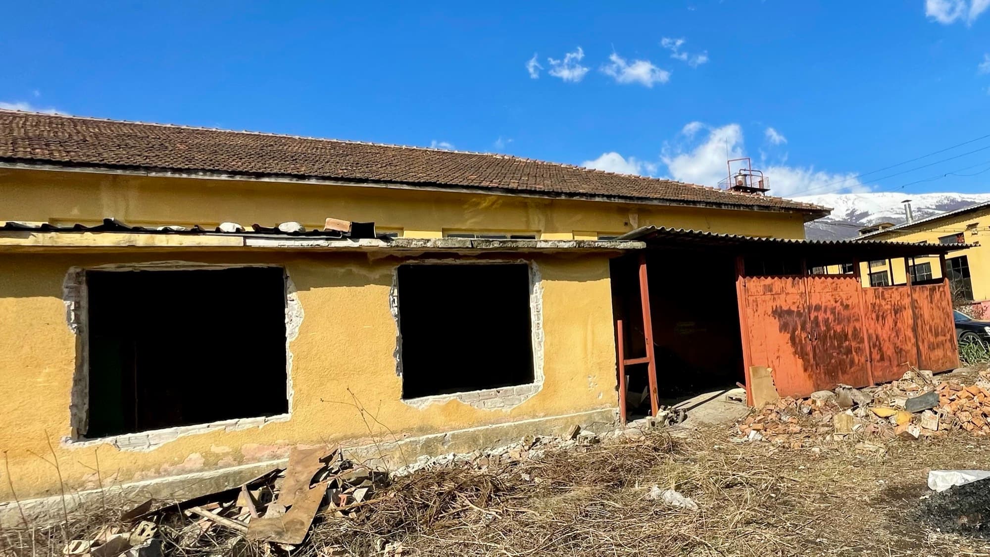 Индустриално хале по време на реновацията